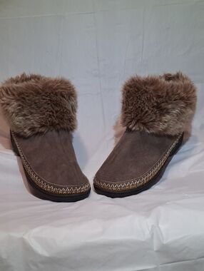 Isotoner Woodlands Faux Fur Trim Microsuede Bootie Slippers - Taupe